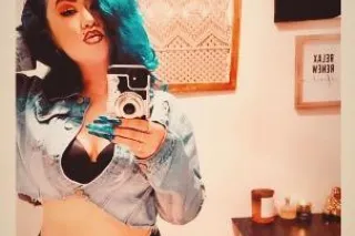 Short & Stacked Like Hotcakes ... - Image 1