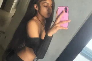 INDEPENDENT SEXY LIGHTSKIN PET... - Image 3