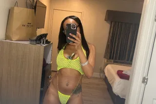 belizean🇧🇿 pretty brown drivin... - Image 1