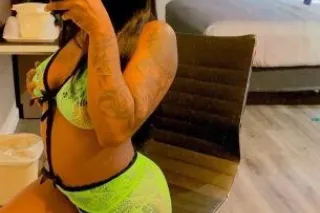 HAPPY NEW YEAR😋🫦YOUNG AND TIGH... - Image 2