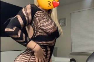 CALIENTE LATINA LLENA DE CANDELA Y PACION 😘😘😘 - Image 1