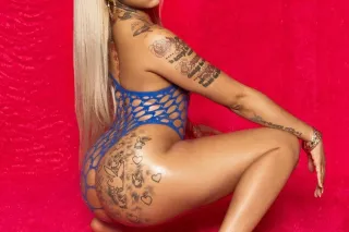 double trouble thick mami - Image 1