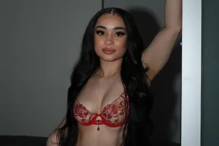 4 Foot 9 middle eastern bombshell 😍💦100% Real No Catfish Facetime Verification Available💋 - Image 5