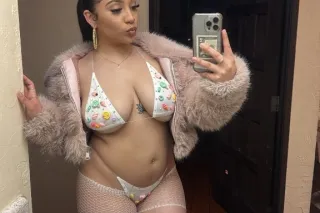 Cum see me for my birthday 😘 - Image 5